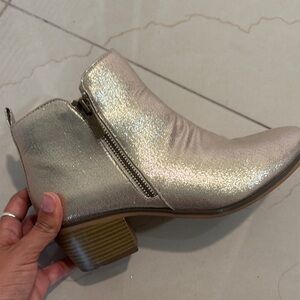 Elegant Women's Gold Ankle Boots